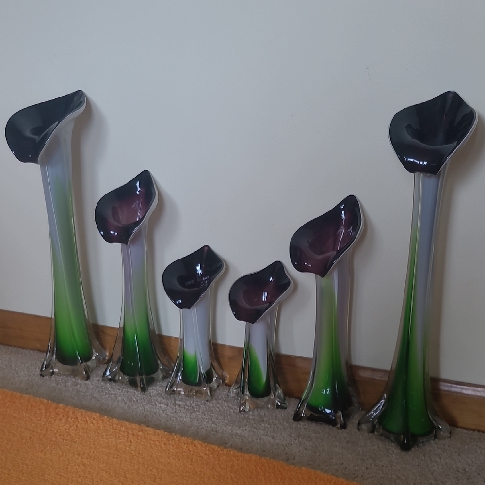 Jack In The Pulpit Elegant Green and Black Glass Vases Set